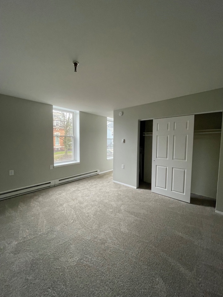 Skidmore Apartments Image 23