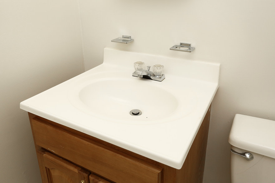 Woodbury Apartments Image 13