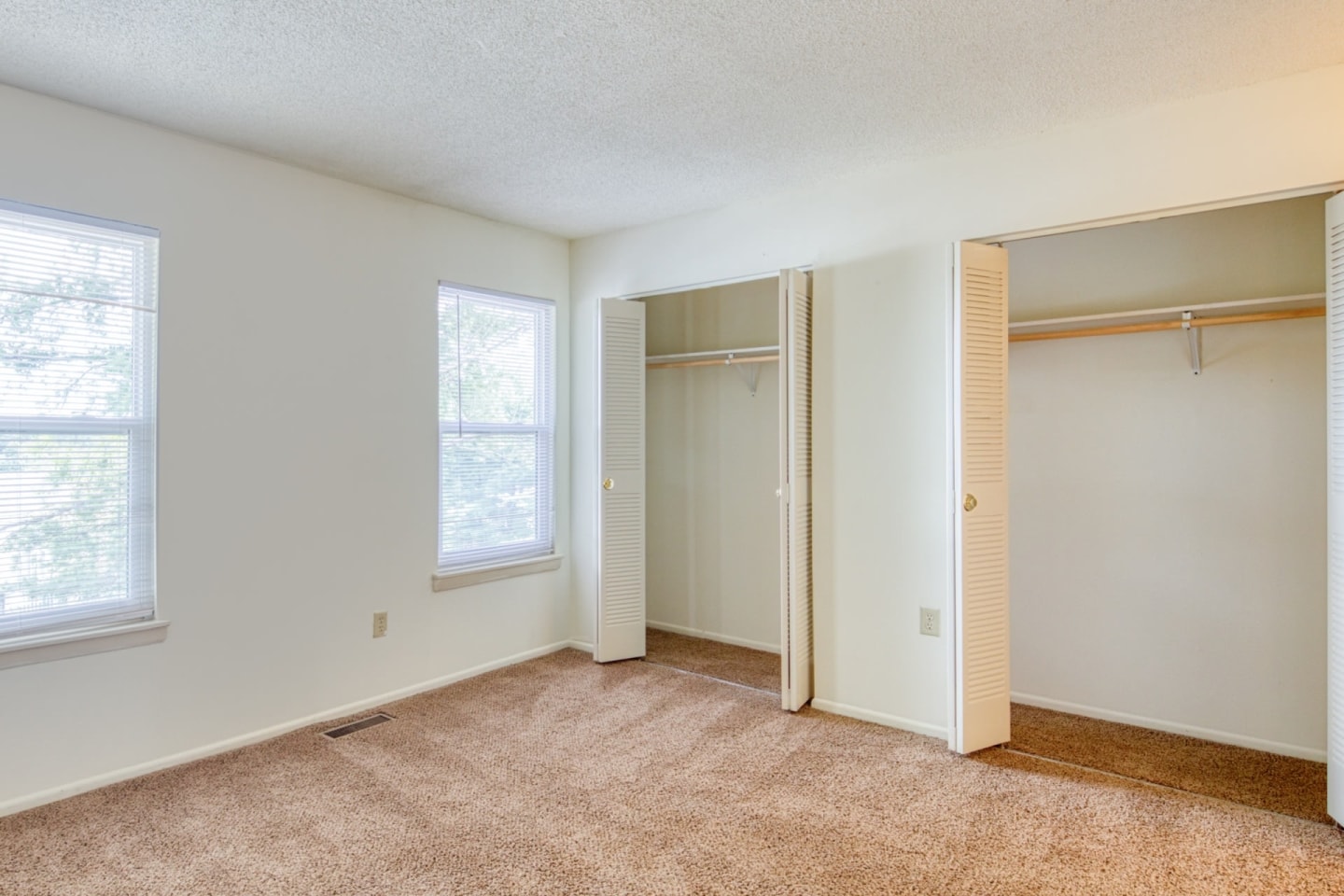 The Everett Image 27