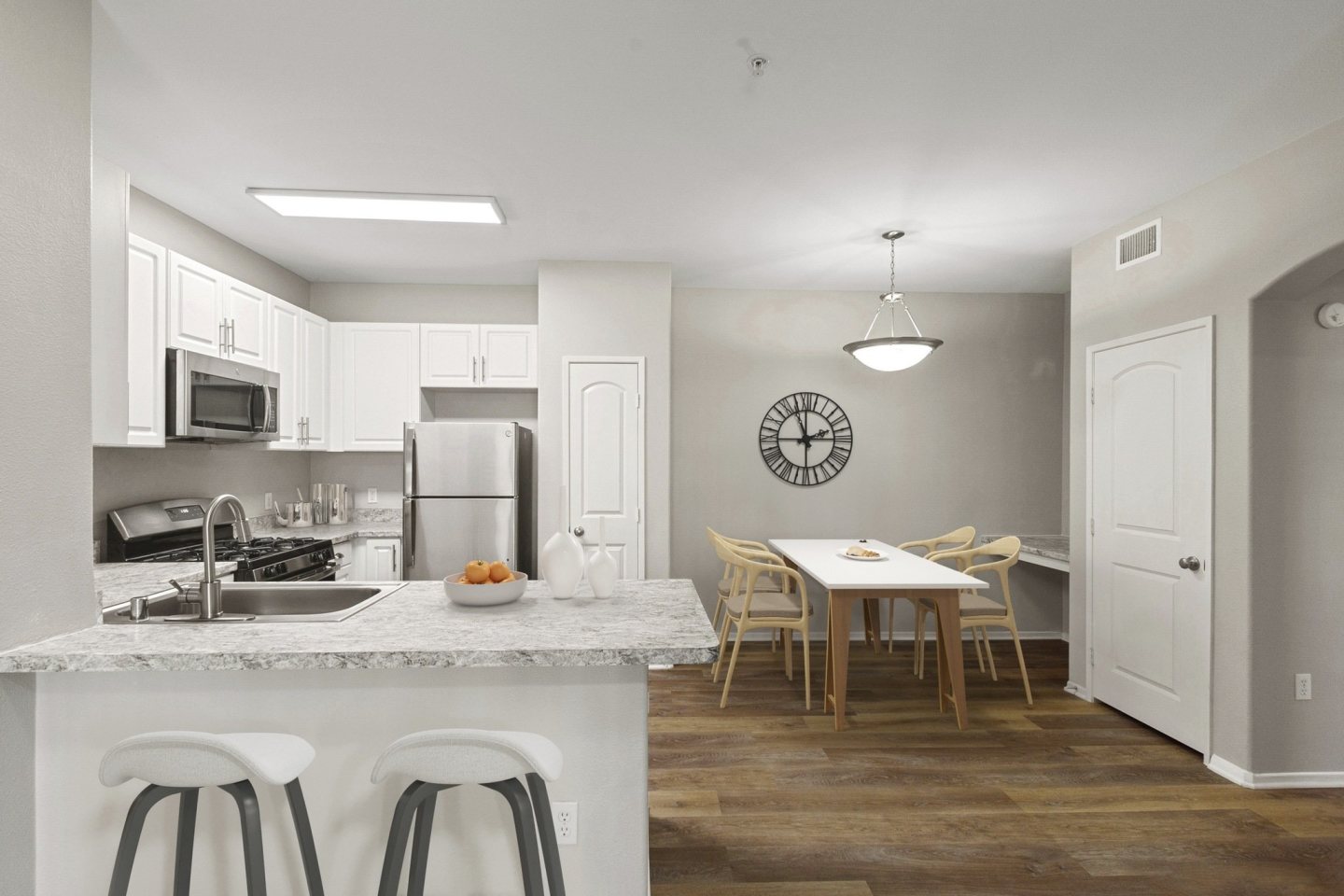 Ridgeview Apartment Homes Image 1