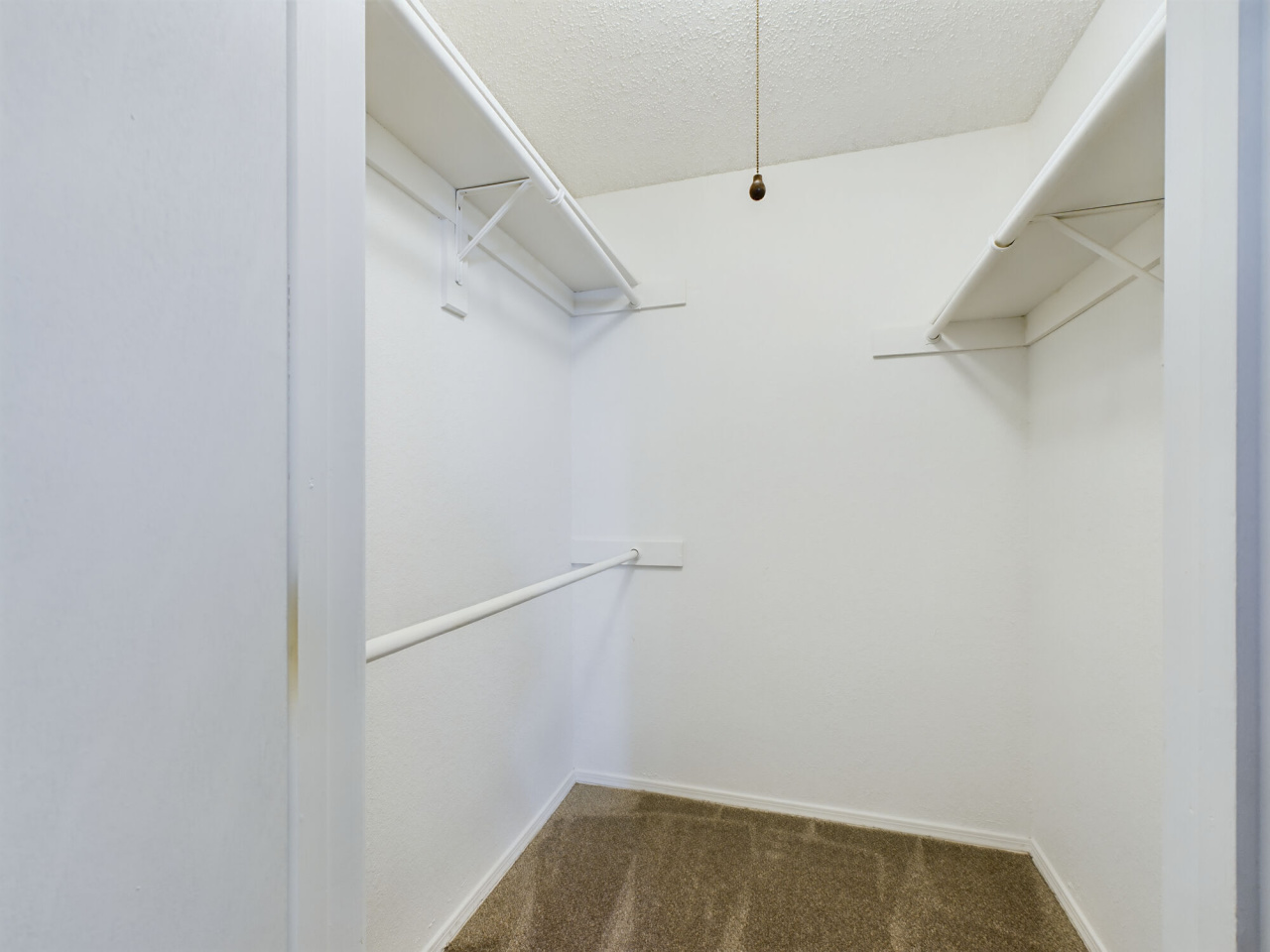 Raintree Apartments Image 14