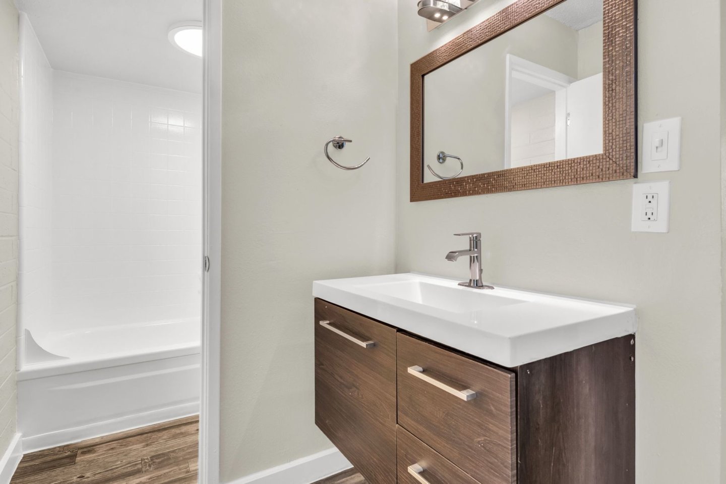 The Elton Apartment Homes Image 15