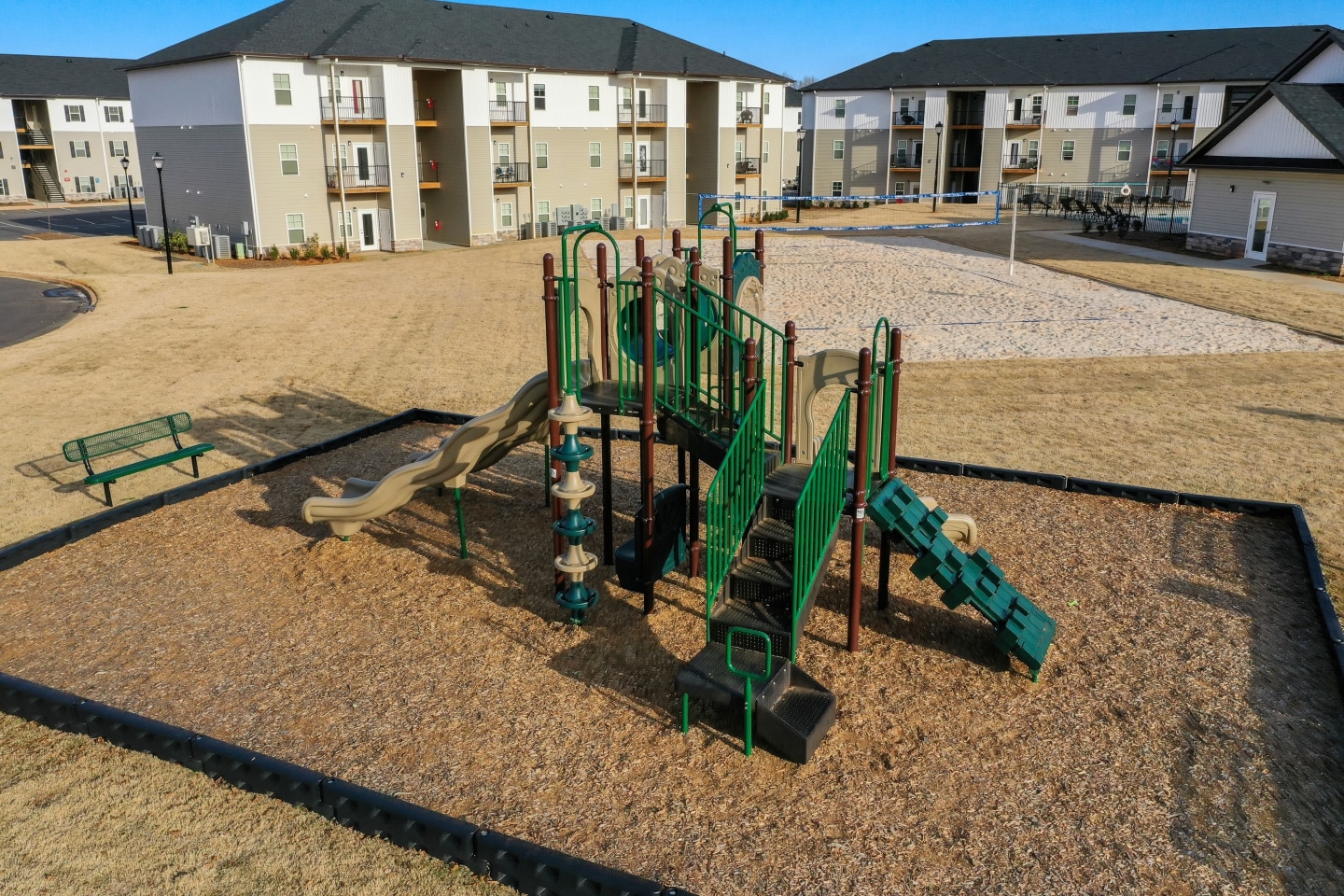 Water's Edge Apartments Image 4