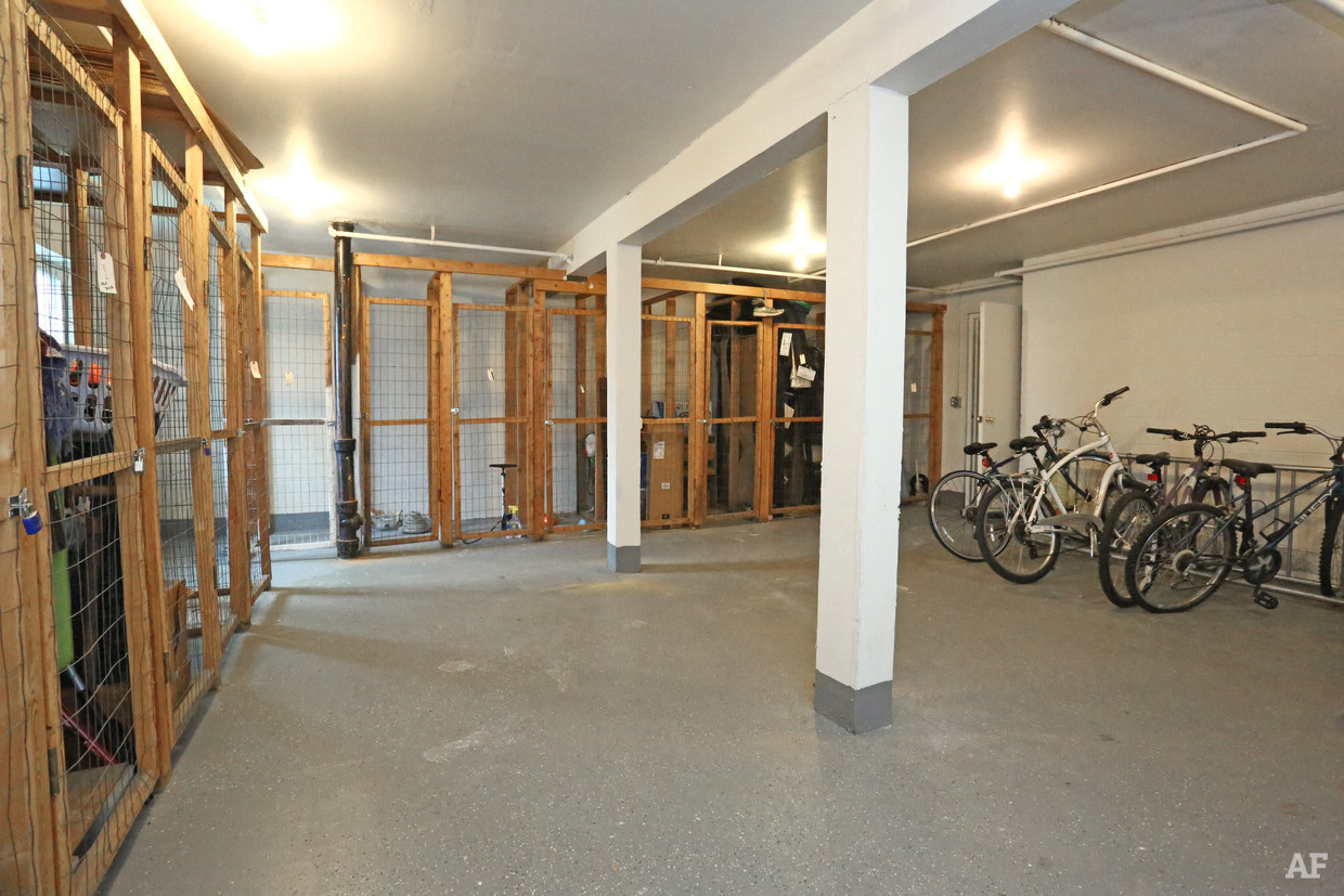 Charlton Apartments Image 14