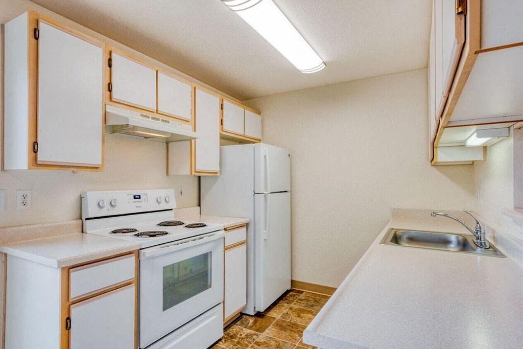 Willamette Falls Court Apartments Image 2