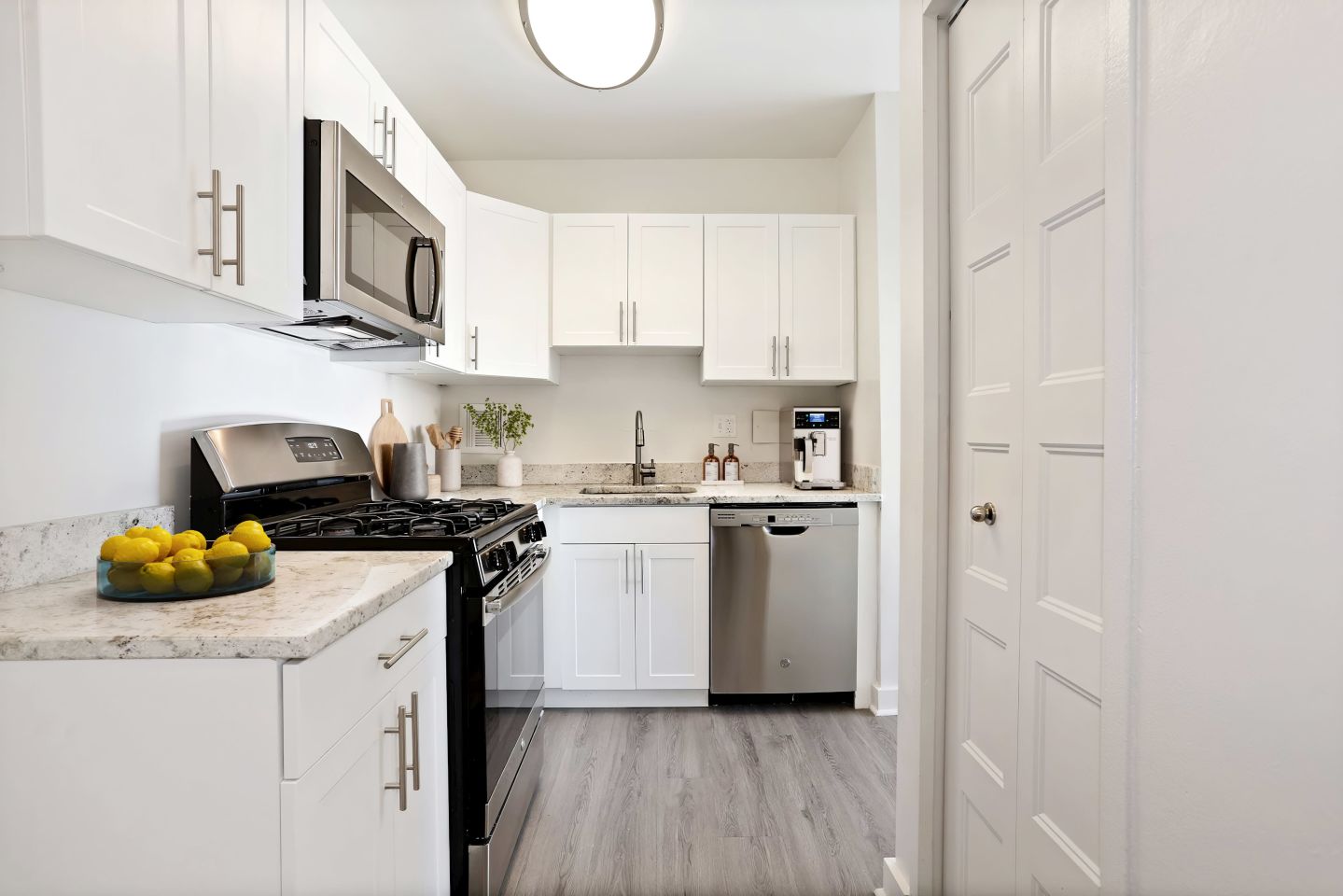 RiverHouse Image 35