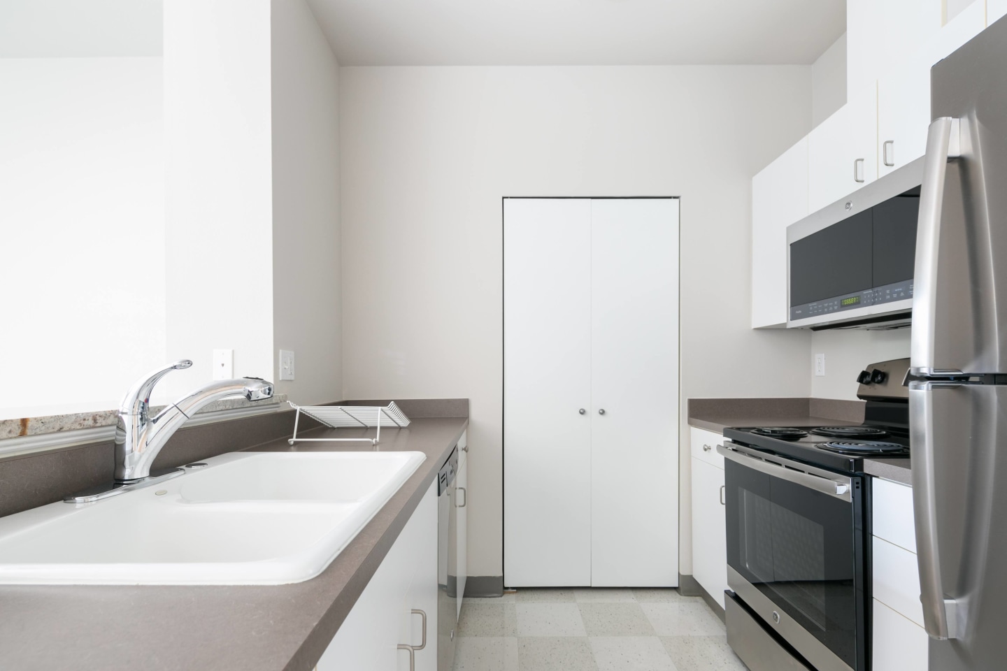 Pacific Pointe Apartments Image 18