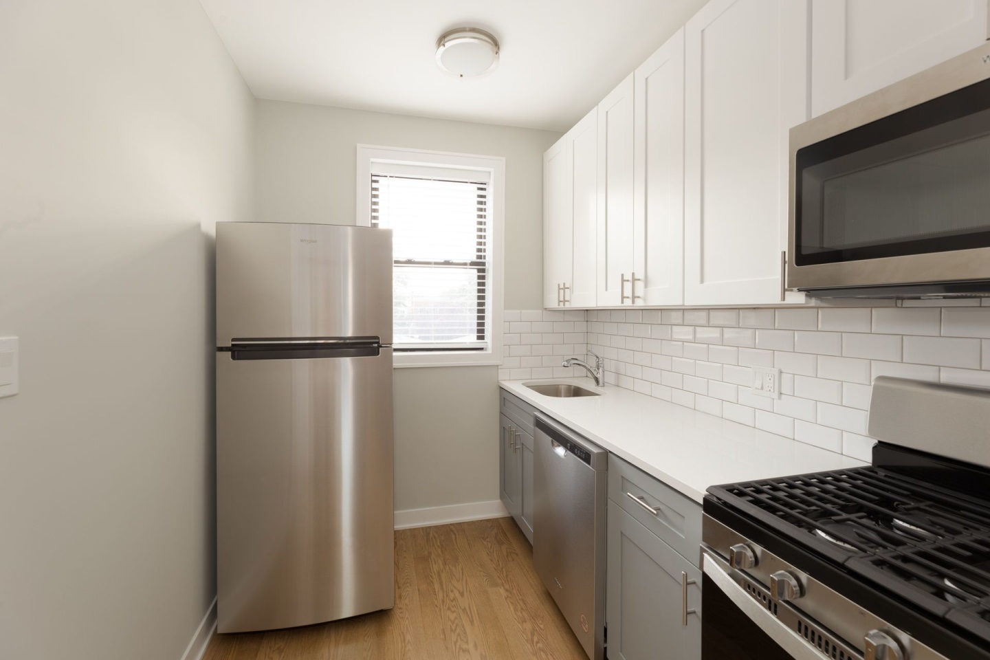 3618 North Marshfield Ave. Apt. Image 8