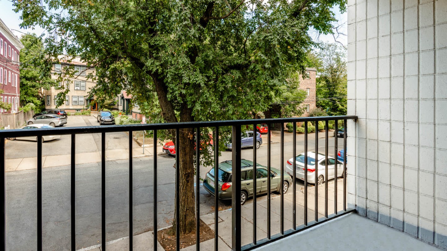 929 House Image 34