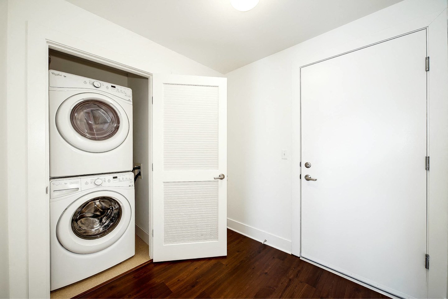 Six Oaks Apartments Image 106