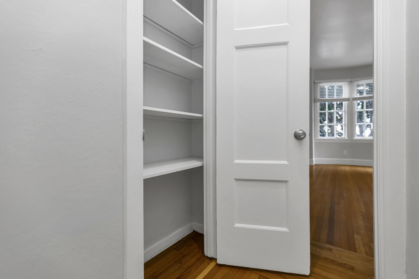 610 LEAVENWORTH Image 30