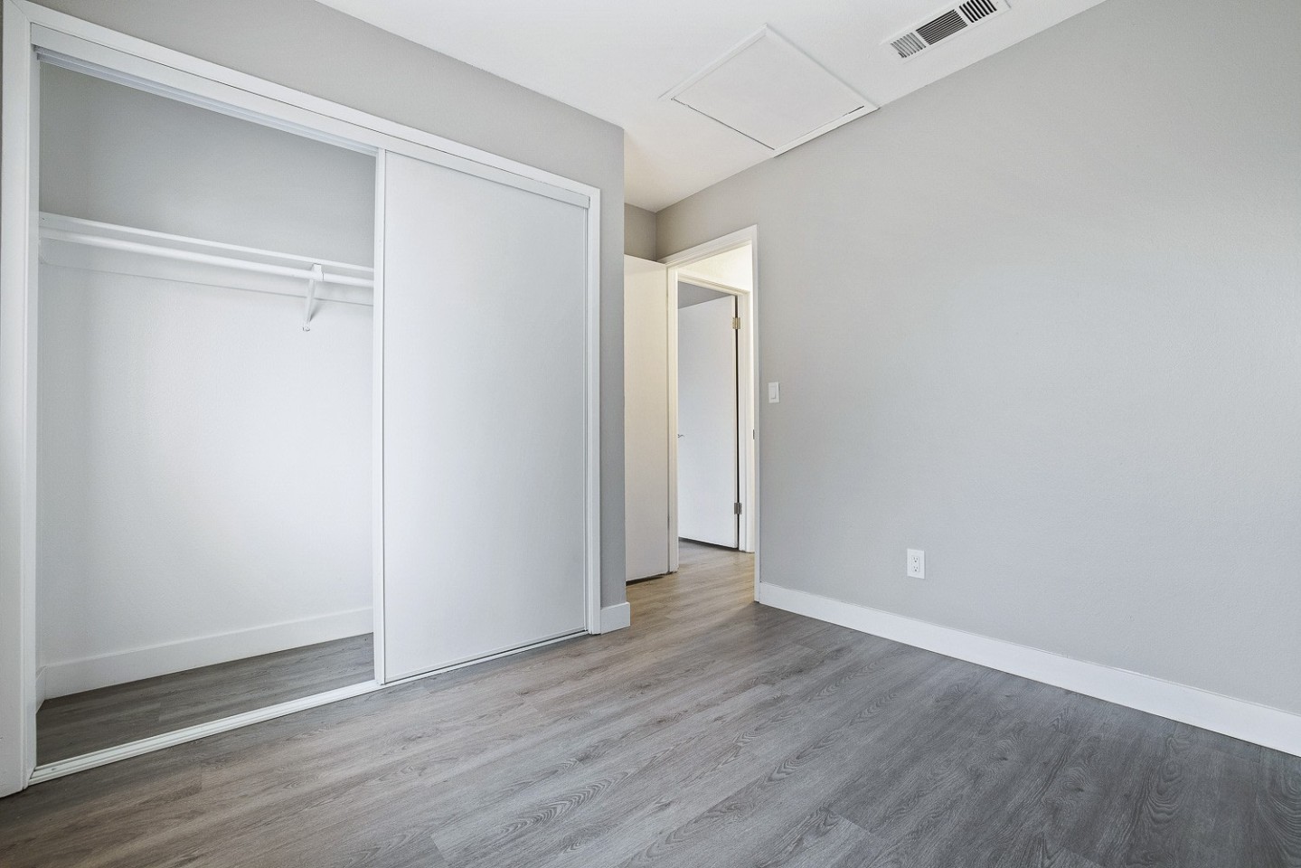 Oak Park Townhomes Image 8