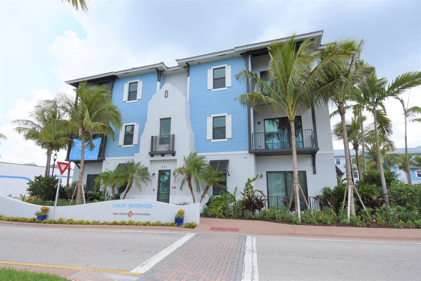 Azul Luxury Image 16