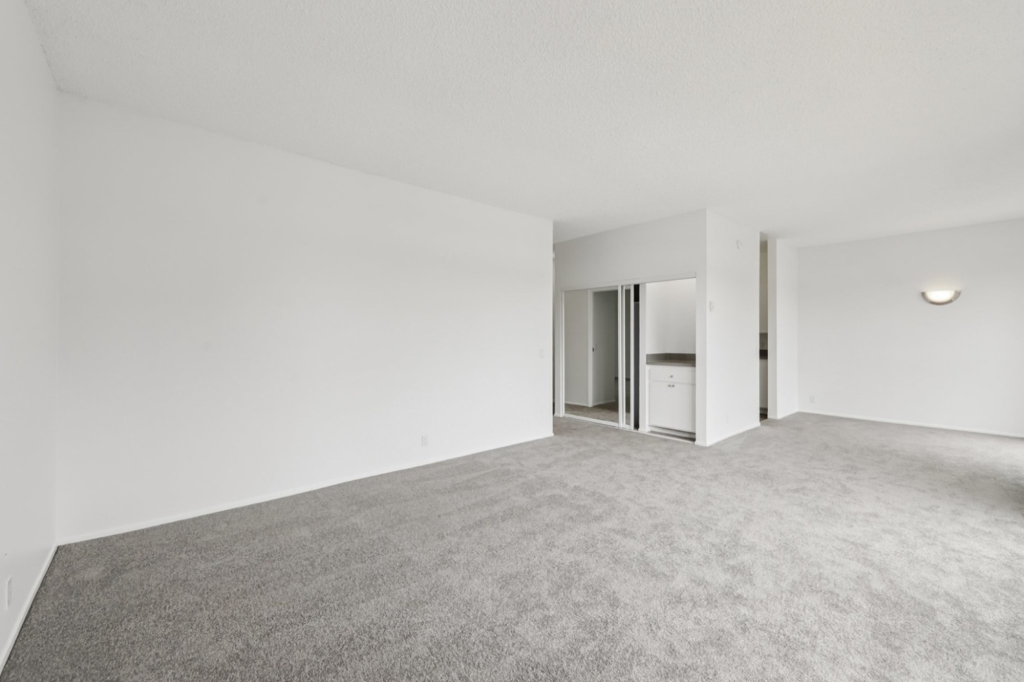 Lakewood Apartments at Lake Merced Image 12