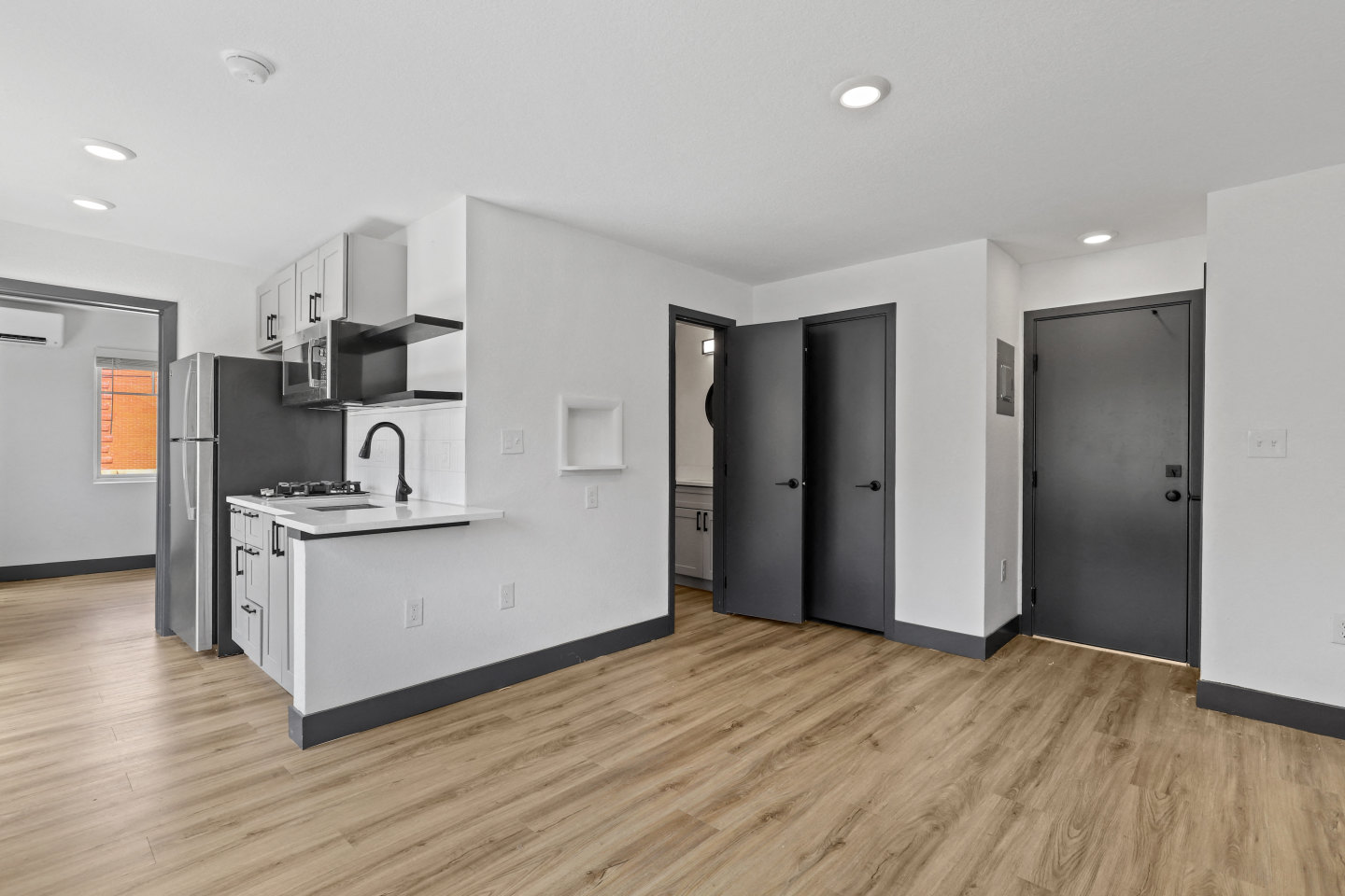 2751 W 28th Avenue Image 2