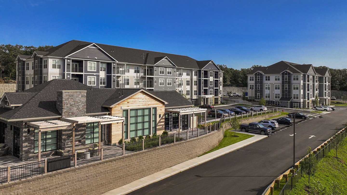 J Woburn Heights Image 17