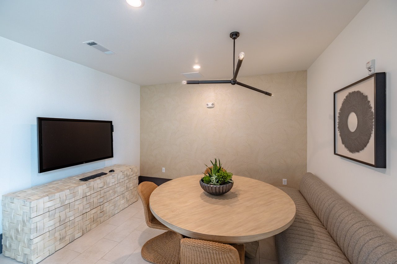 Botanic Luxury Apartments Image 64