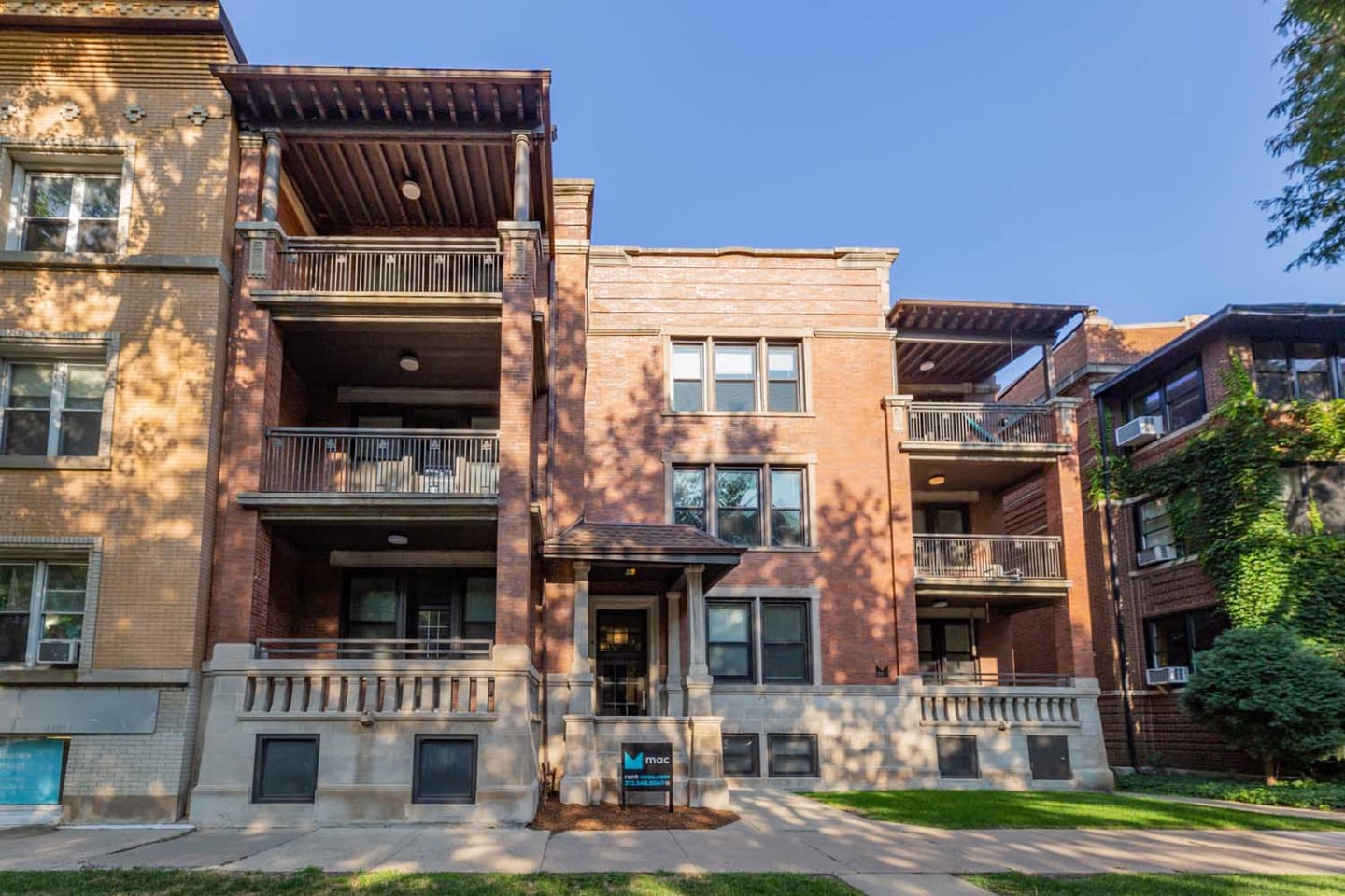 5507-5509 S Hyde Park Boulevard Image 2