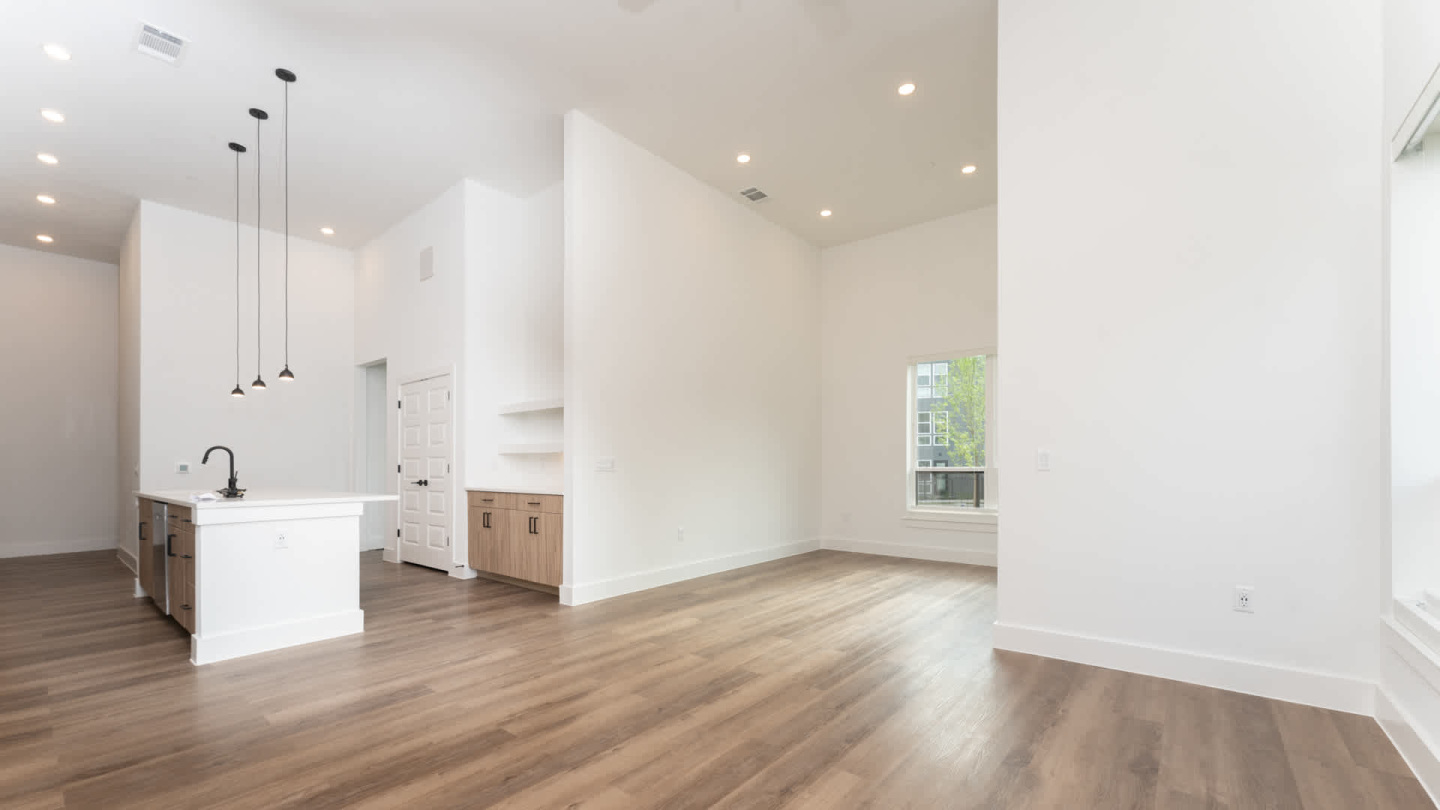 Lyle Apartments Image 127
