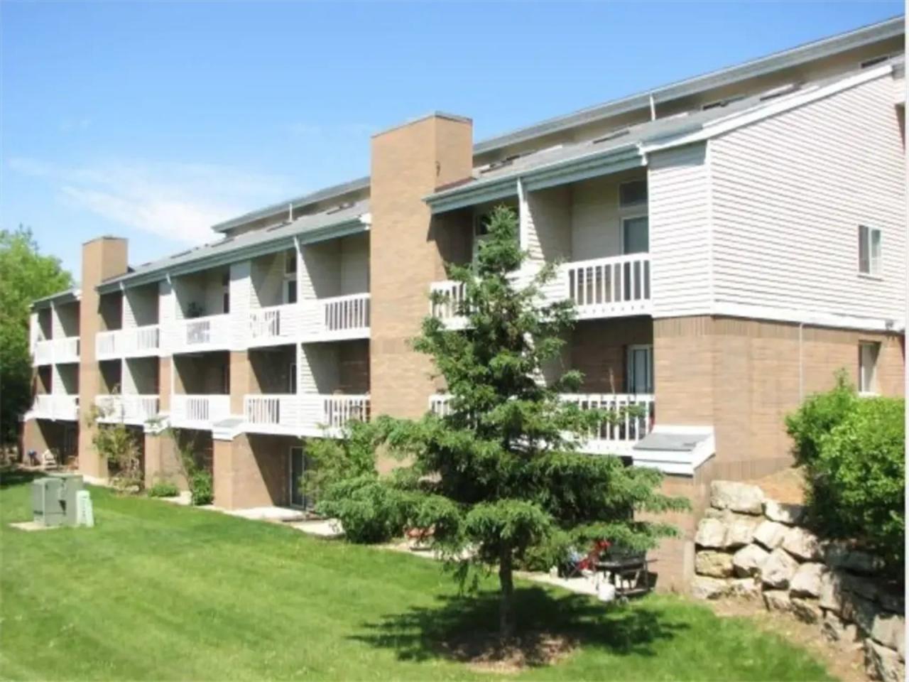 Summit Hill Apartments Image 7