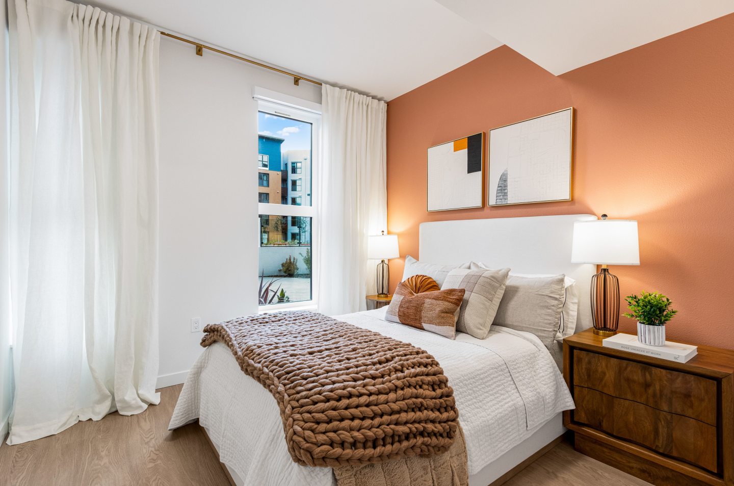Sevens Luxury Apartment Image 3