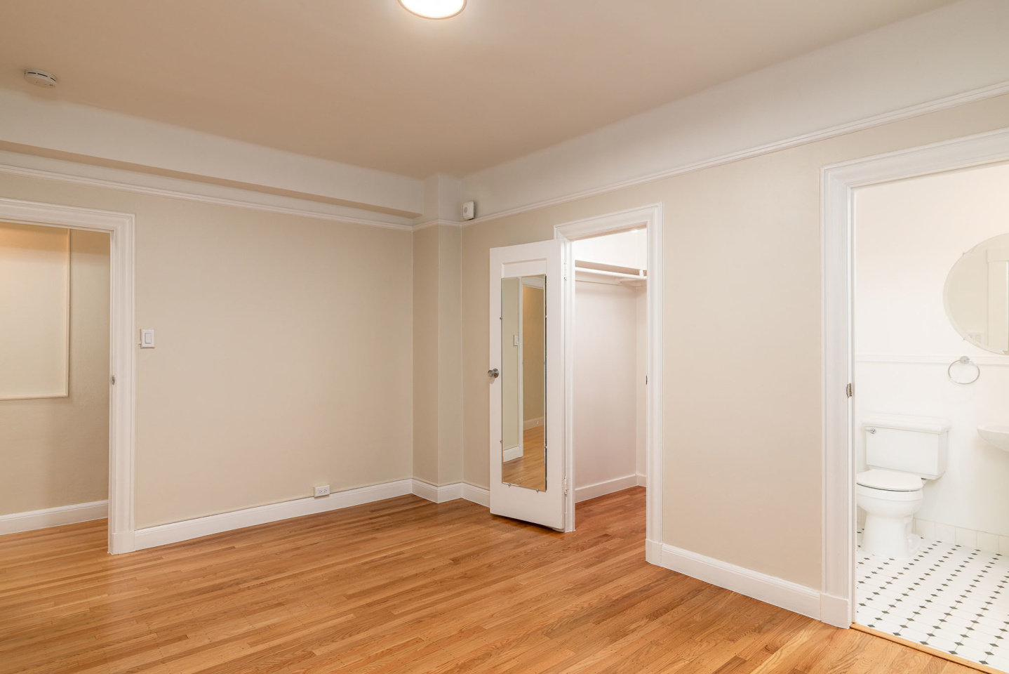 2275 BROADWAY Street Image 13