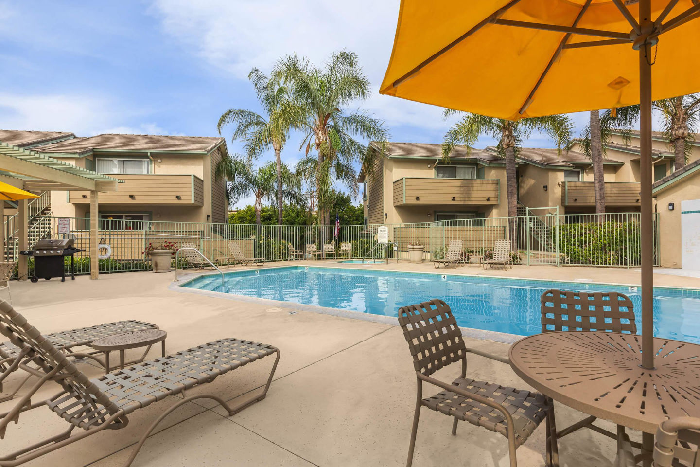 Windrose Apartments Image 2