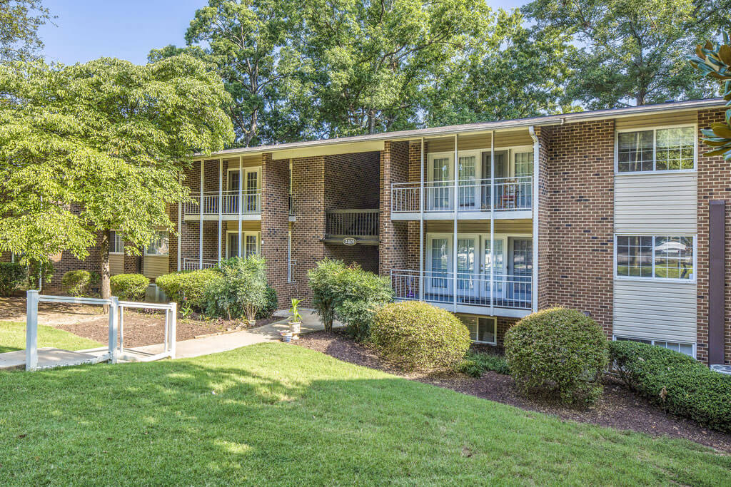 Grand Arbor Reserve Apartment Homes Image 35
