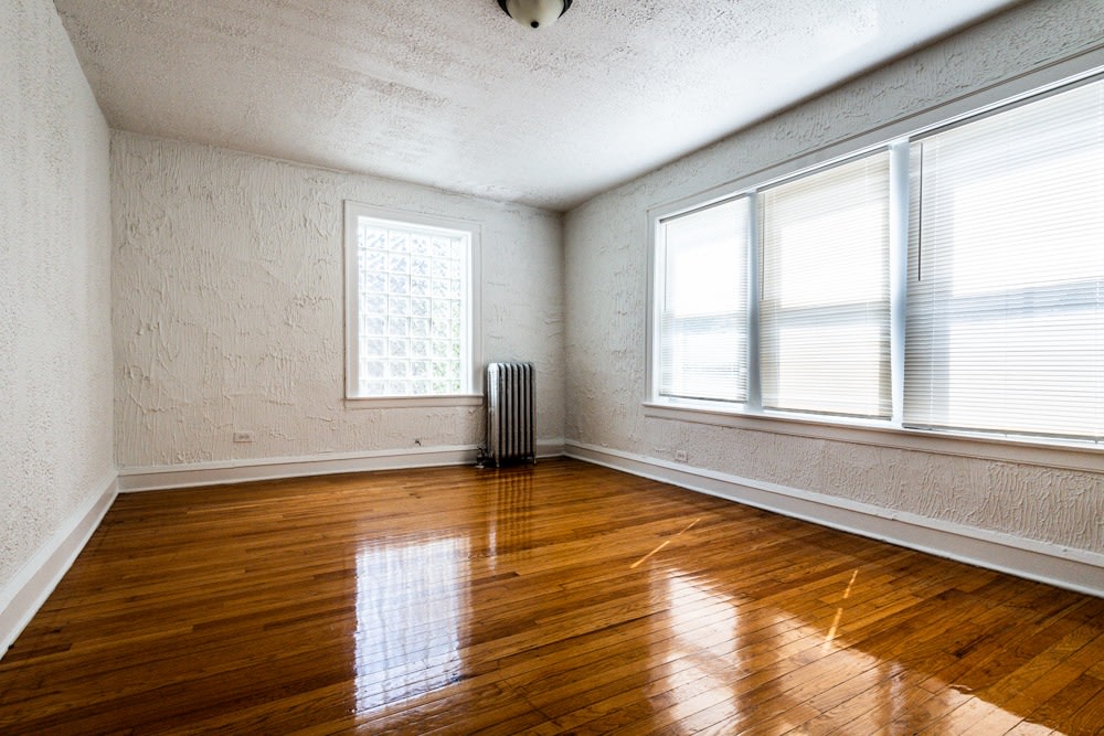 8057 S Laflin Ave Image 8