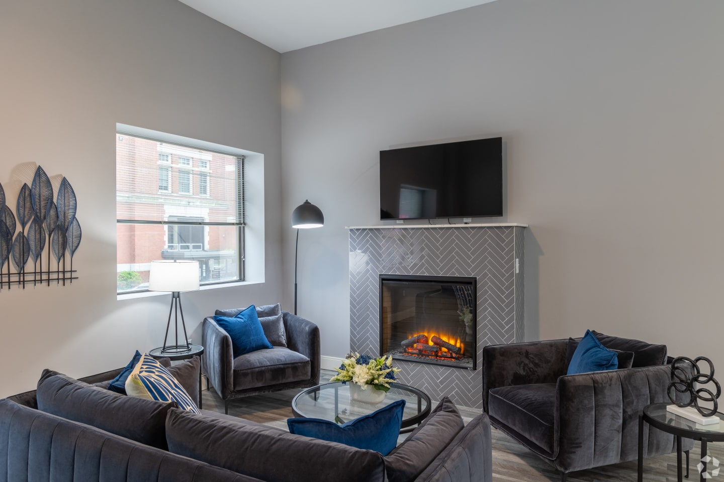 The Residence at 1000 Elm Image 100