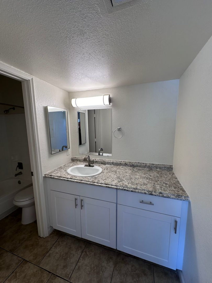 Juniper Canyon Apartments Image 13