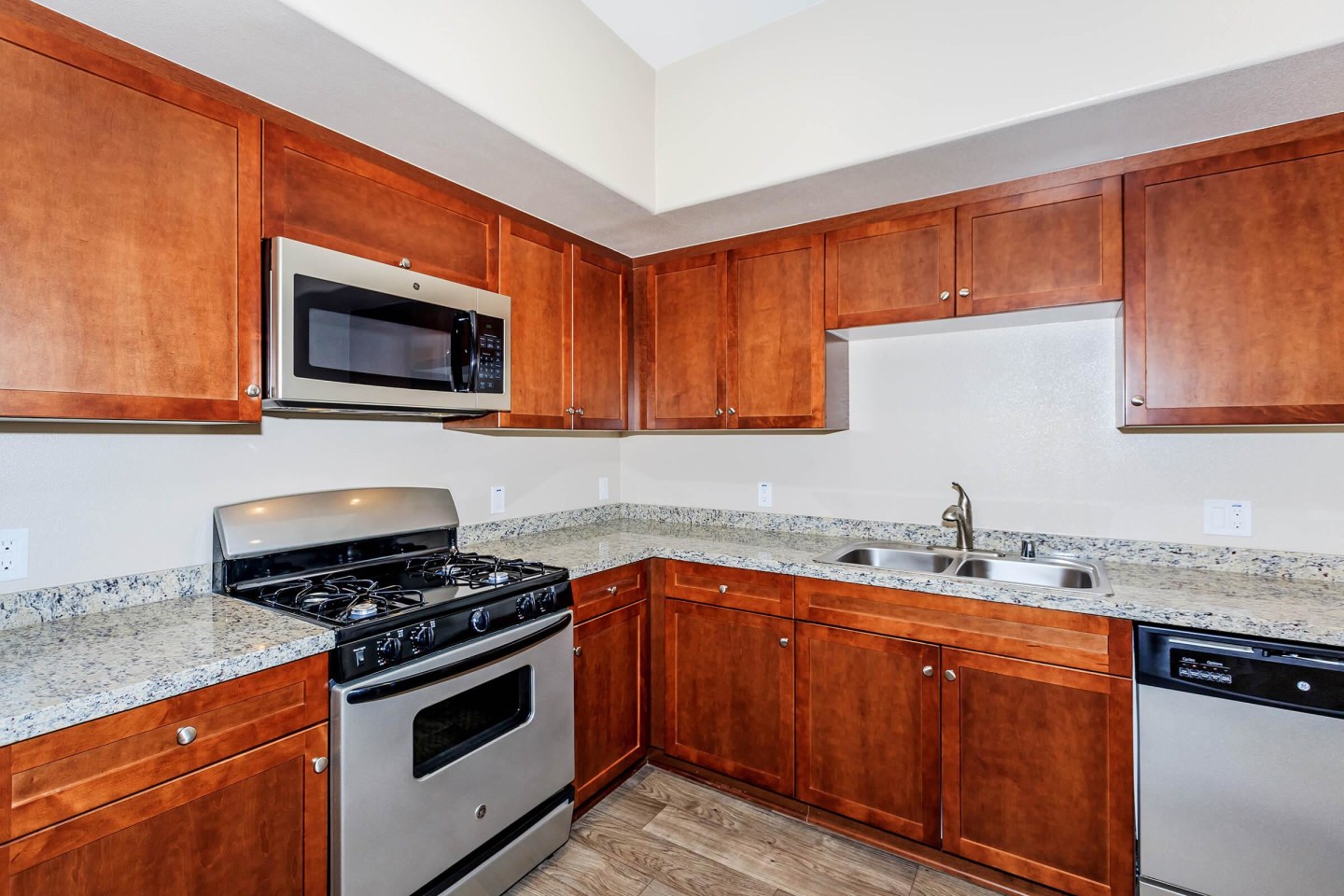 Sendero Gateway Apartment Homes Image 40