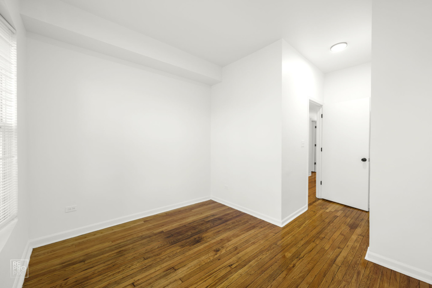 5718 S Wabash Image 12