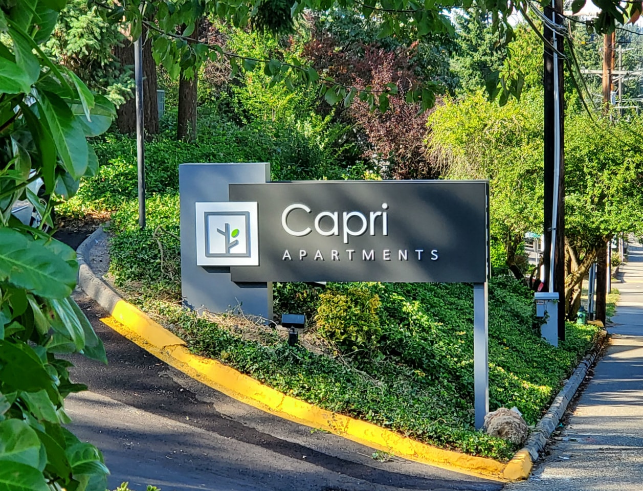 Capri Apartments Image 9