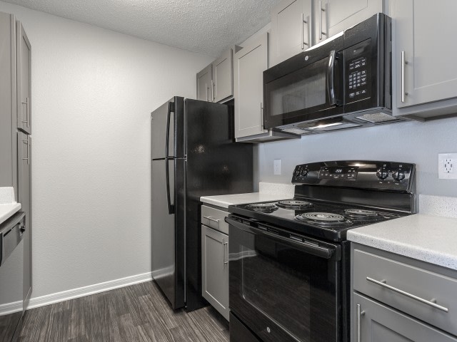 1070 Main Apartments Image 12