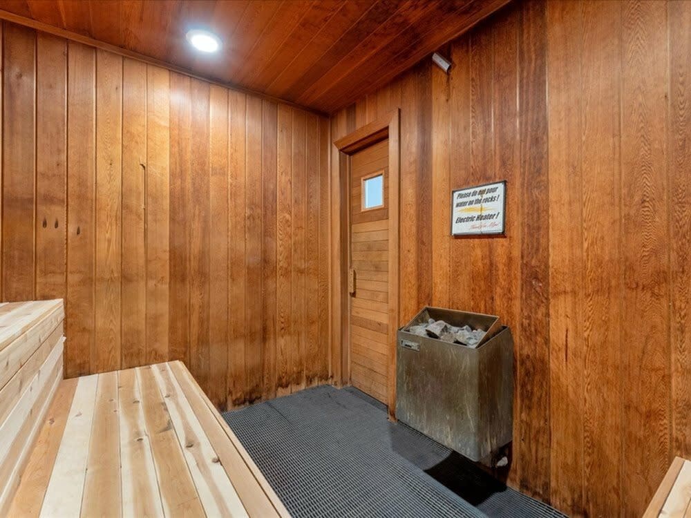 Central Park Apartments Image 25