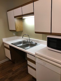 Saunders School Apartments Image 41