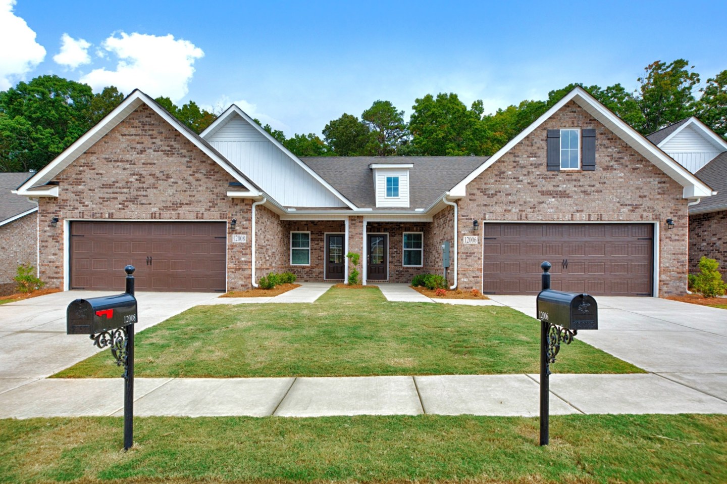 Twin Oaks Townhomes Image 1