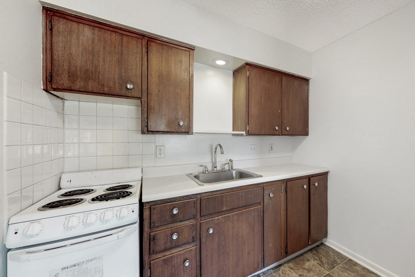 Plaza Manor Image 33