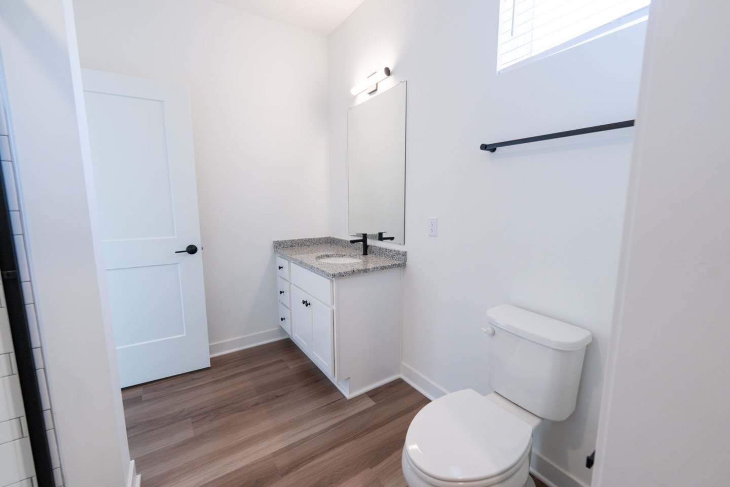 1460 Grant Image 7