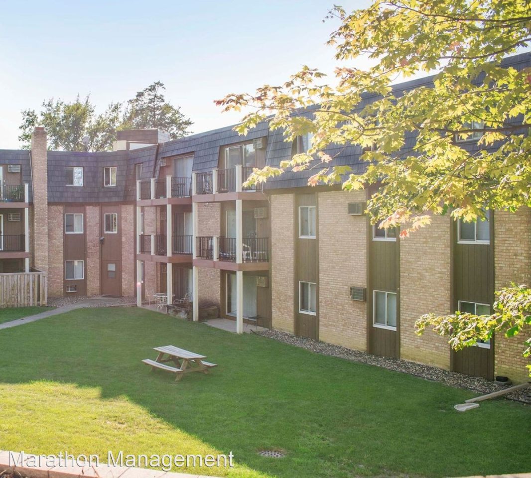 Excelsior Manor Image 17