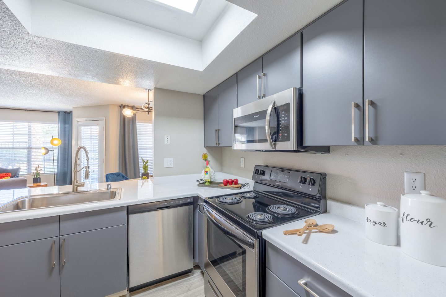 The Met Apartment Homes Image 6