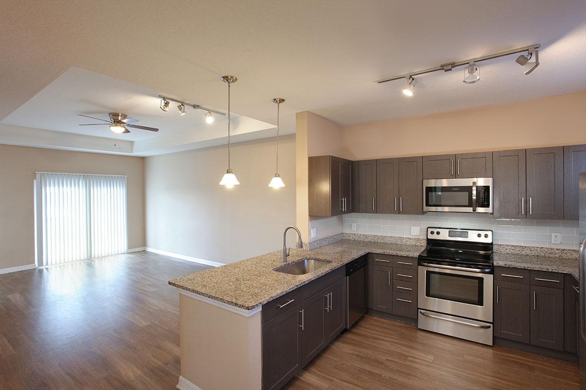 Fountain Lake Bradenton Image 34