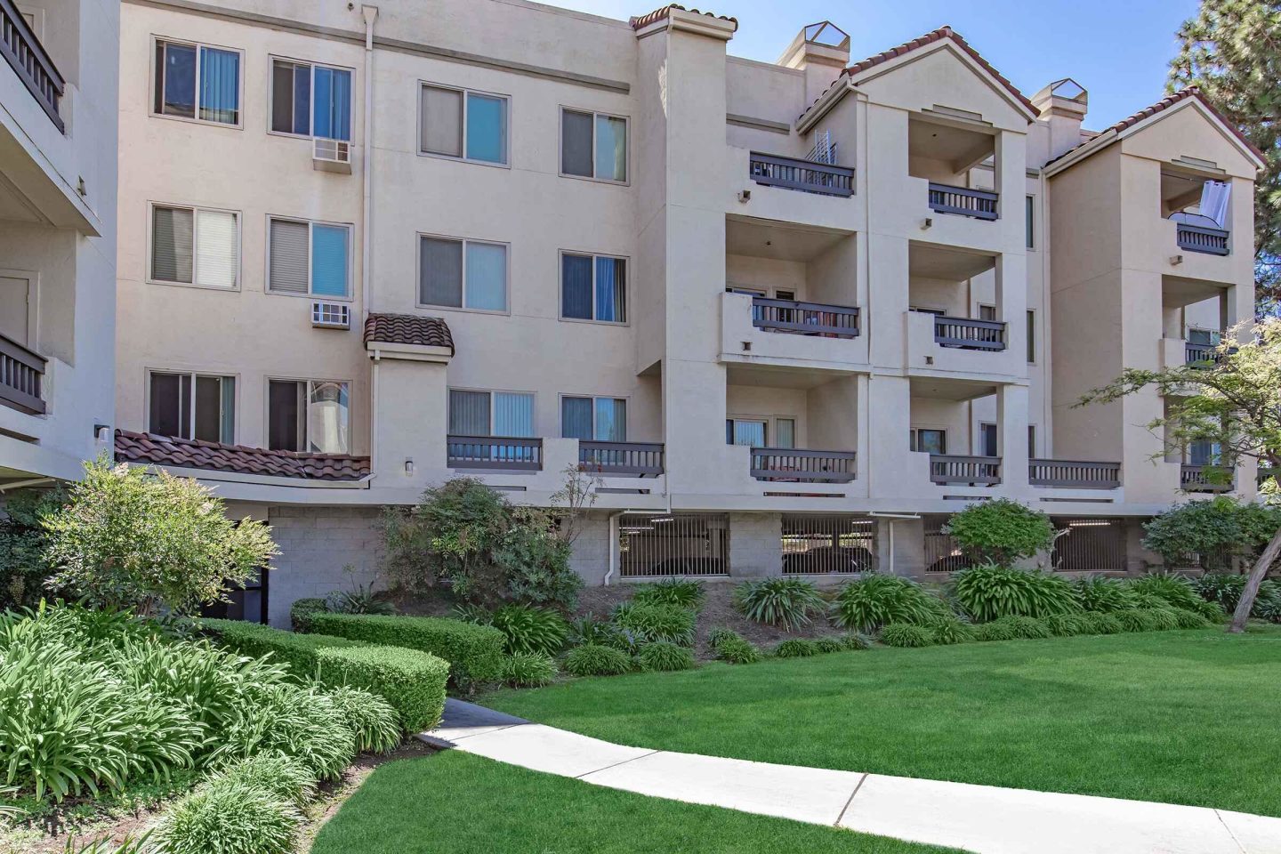Paloma Vista Apartment Homes Image 15