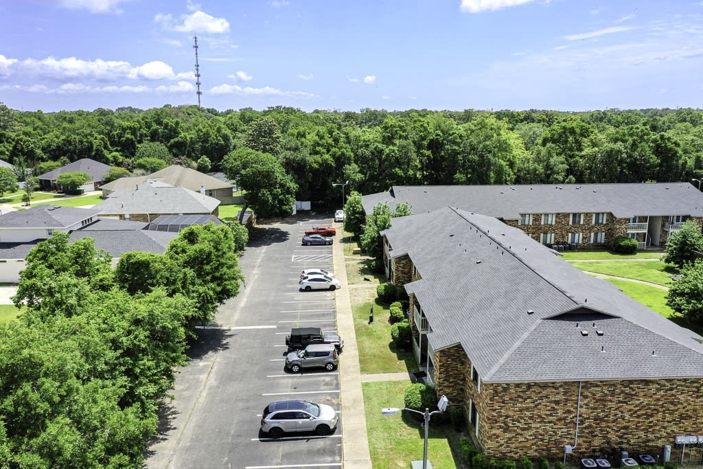 Briarwood Condominiums Image 6