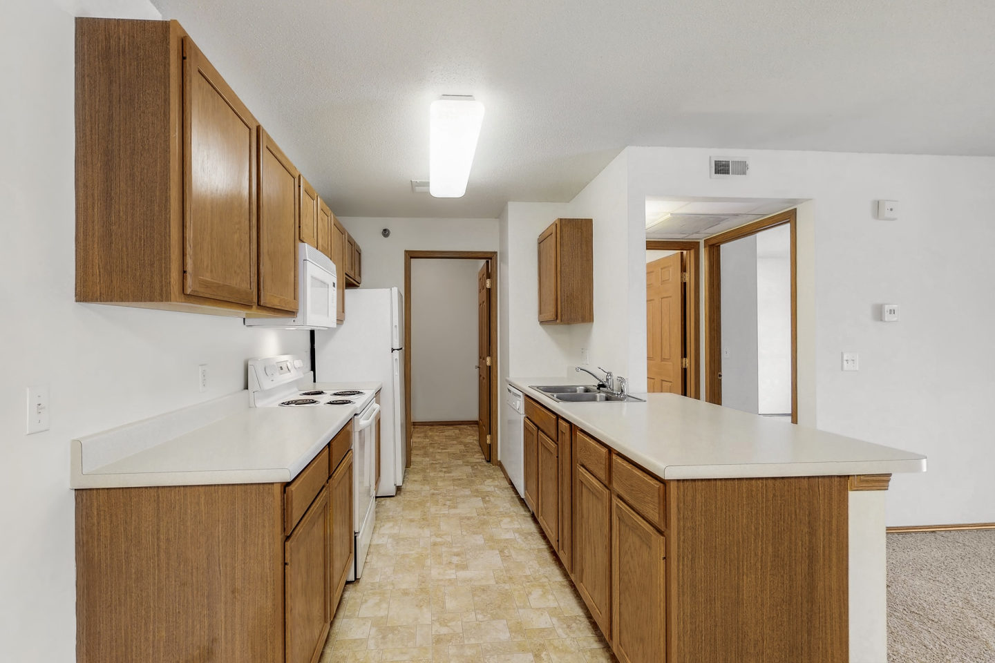 Platinum Valley Apartments Image 65