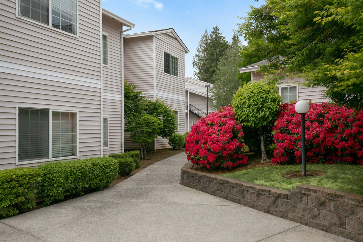 Cascadia Village Image 4
