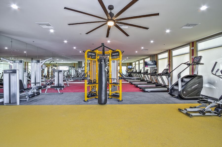 Revolution luxury apt homes Image 12