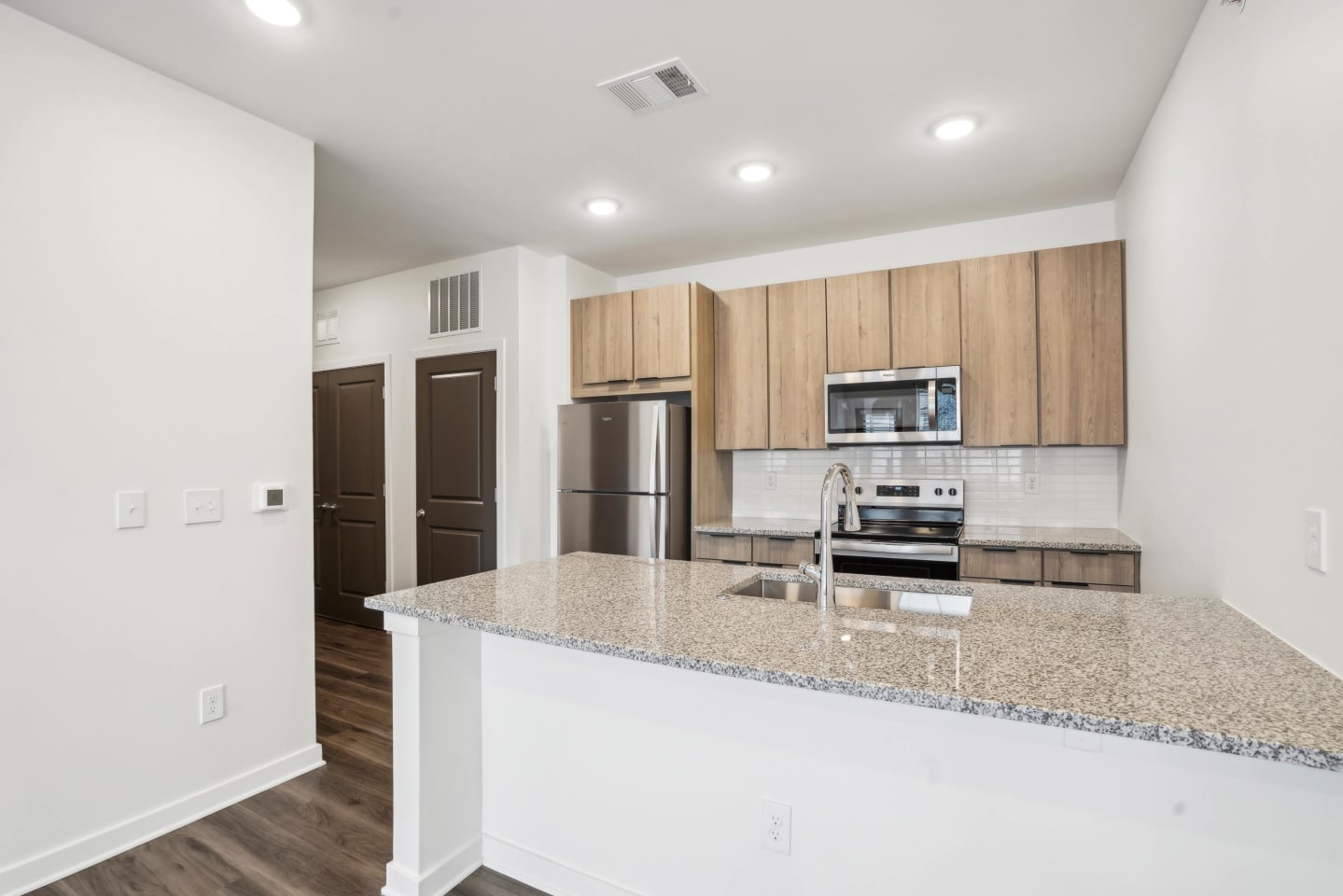 The Pullman Luxury Apartment Homes Image 24