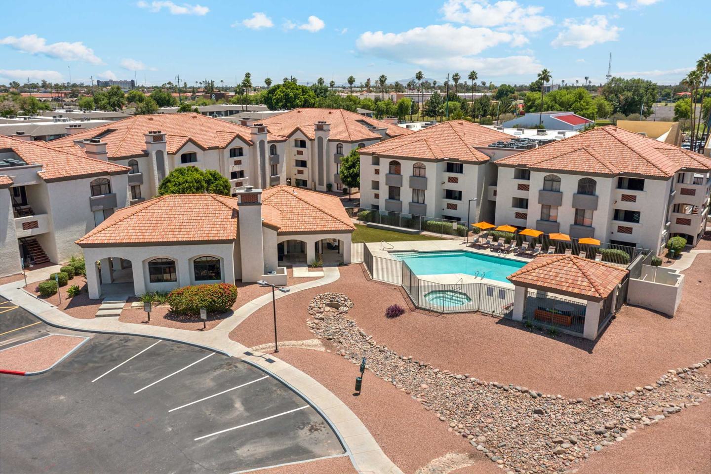 Twin Palms Image 40